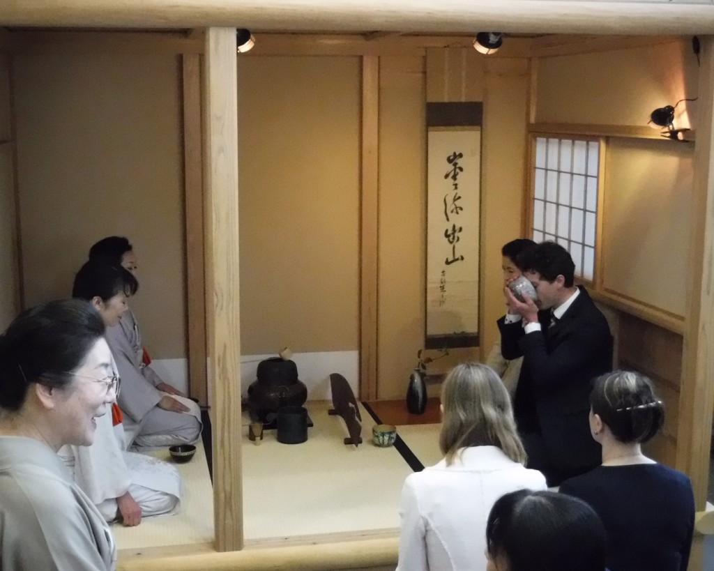 05 Mindfullness through tea ceremony in wa space incluing tatami