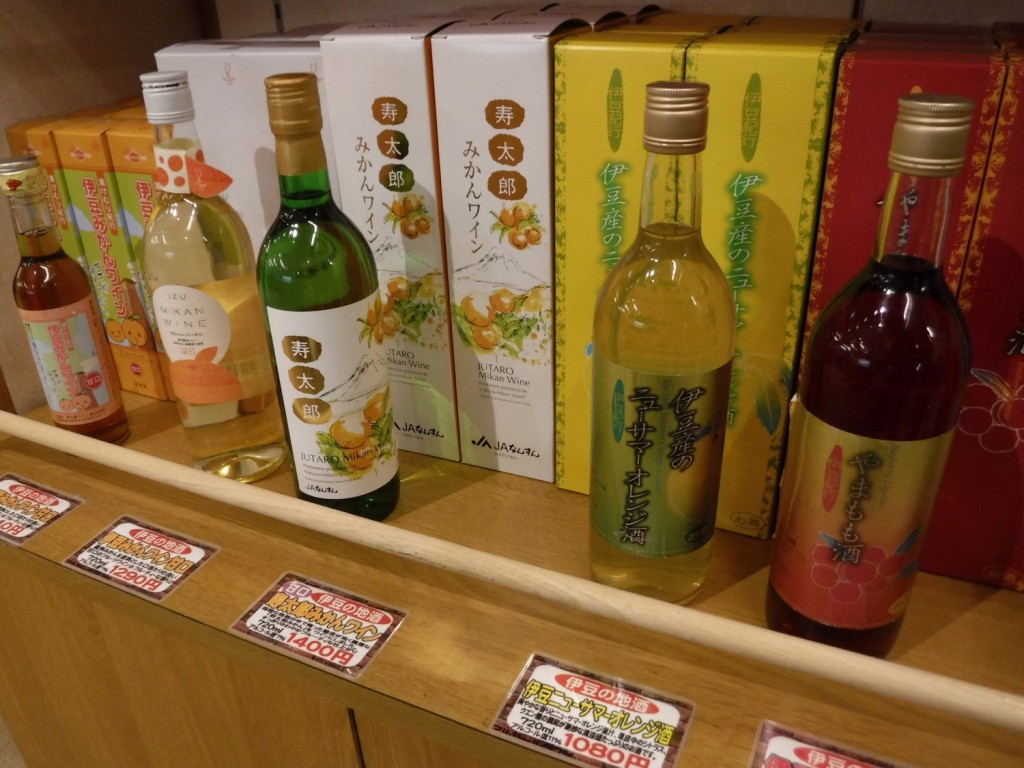 NARUSAWA lines various local wines using local fruits in Izu Peninsula.