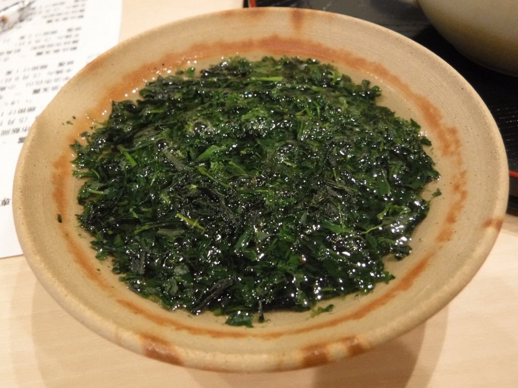 12 Gyokuro tea leaves under brewing