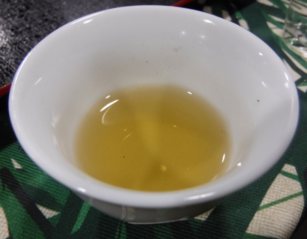 16 Infusio color of Marutaka Tea Farm Hoji Oolong